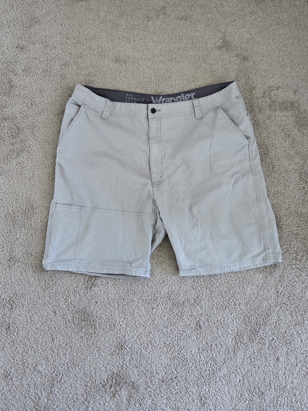 Vintage Y2K Wrangler Light Gray Cargo Shorts Men's 42
